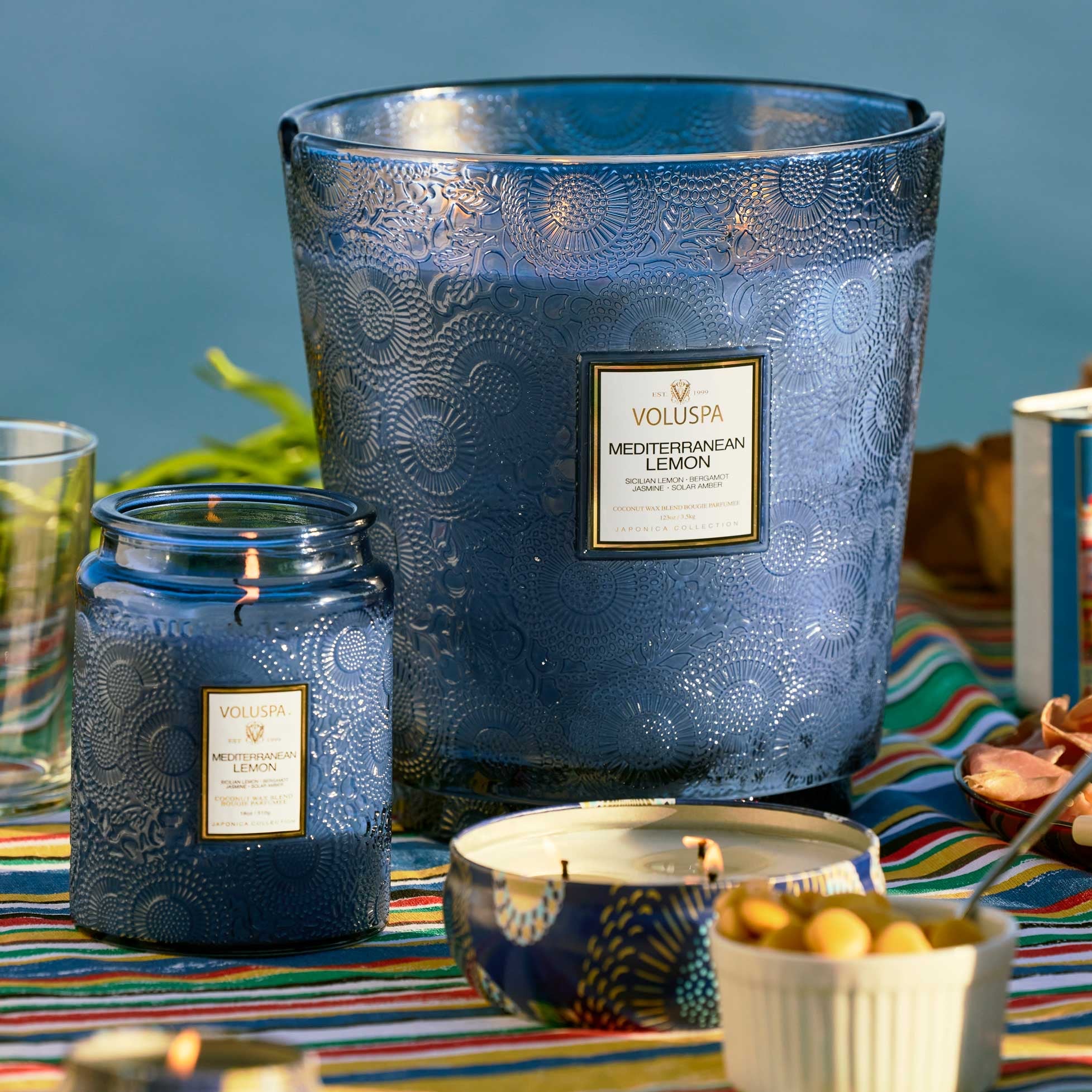 voluspa-geurkaars-3-wick-tin-candle-mediterranean-lemon-2