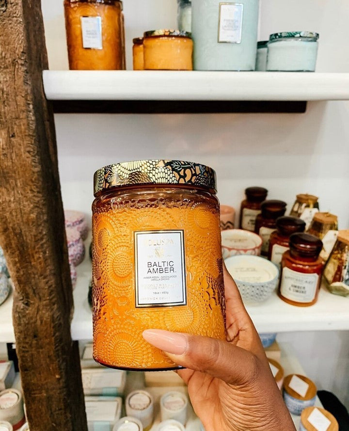 Voluspa-Baltic-Amber-Geurkaars-Large-Jar-1
