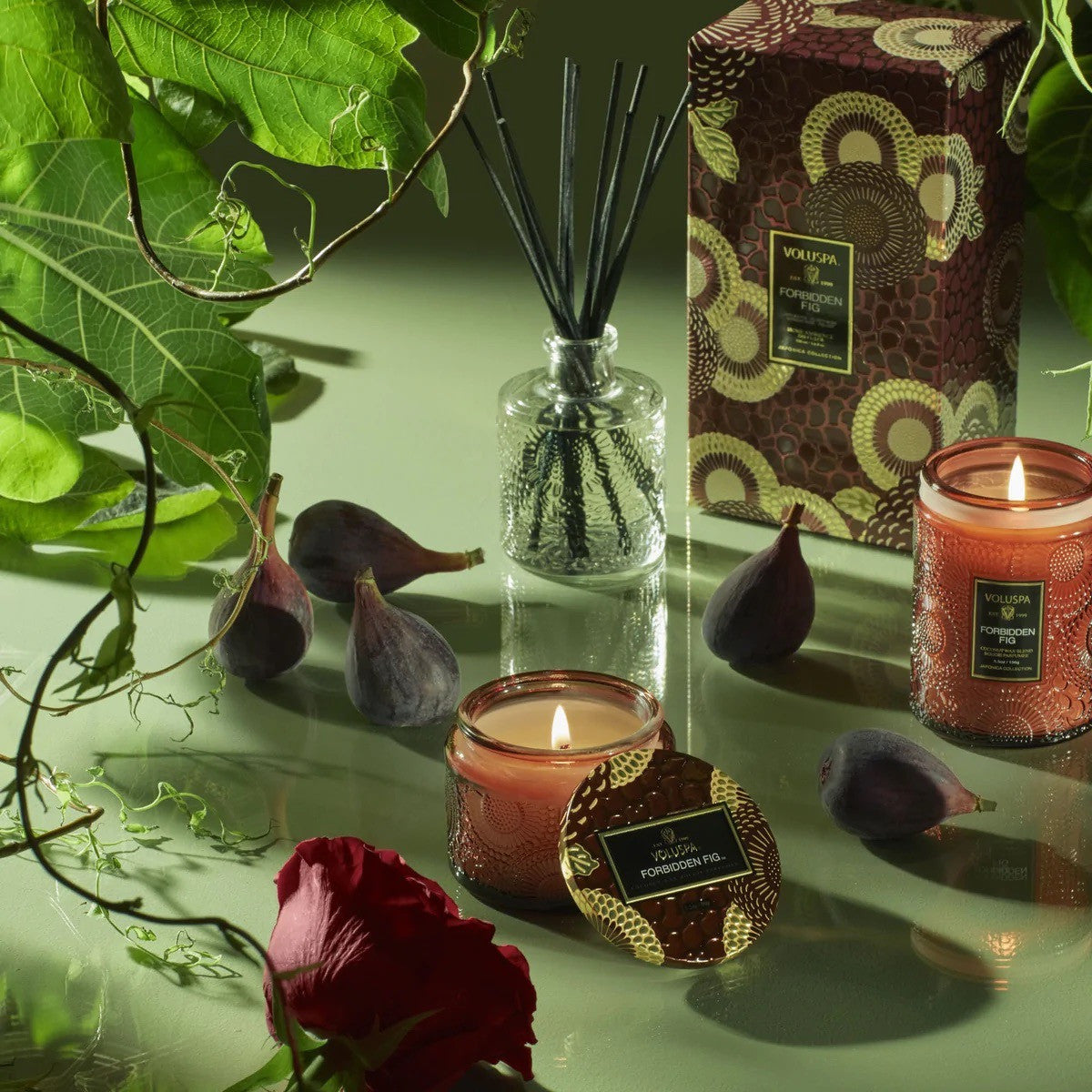 Voluspa-Forbidden-Fig-Geurkaars-Petite-Jar-2