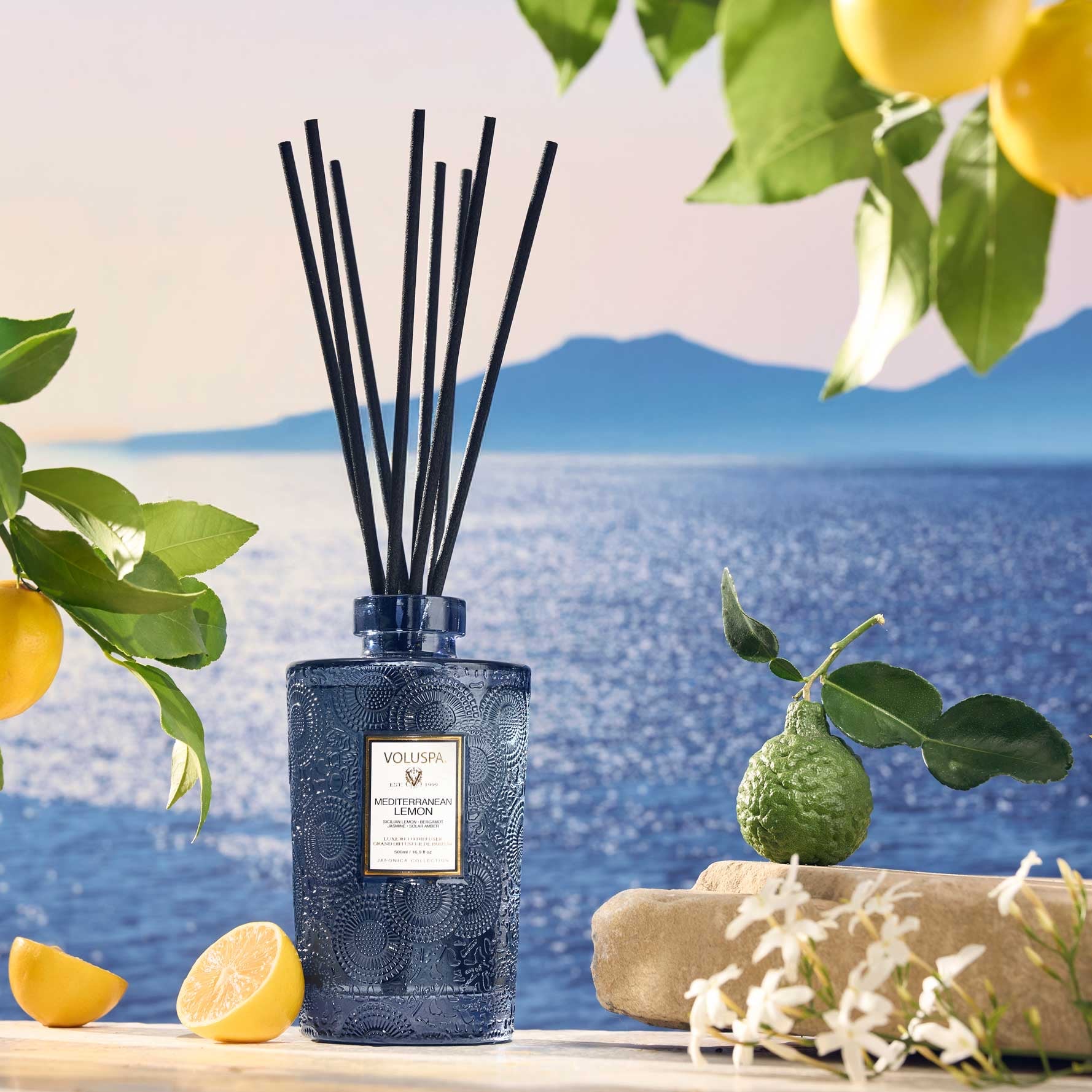 voluspa-geurstokjes-luxe-reed-diffuser-500ml-mediterranean-lemon-2